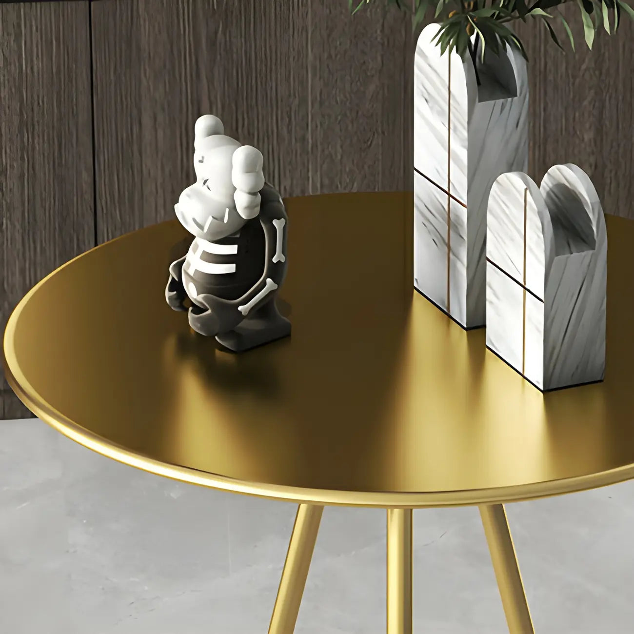 Tables de bar tripodes rondes en métal doré, style glamour moderne