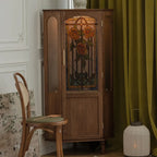 Éclairage inclus. Élégant meuble d'angle en noyer avec panneau en verre rose.