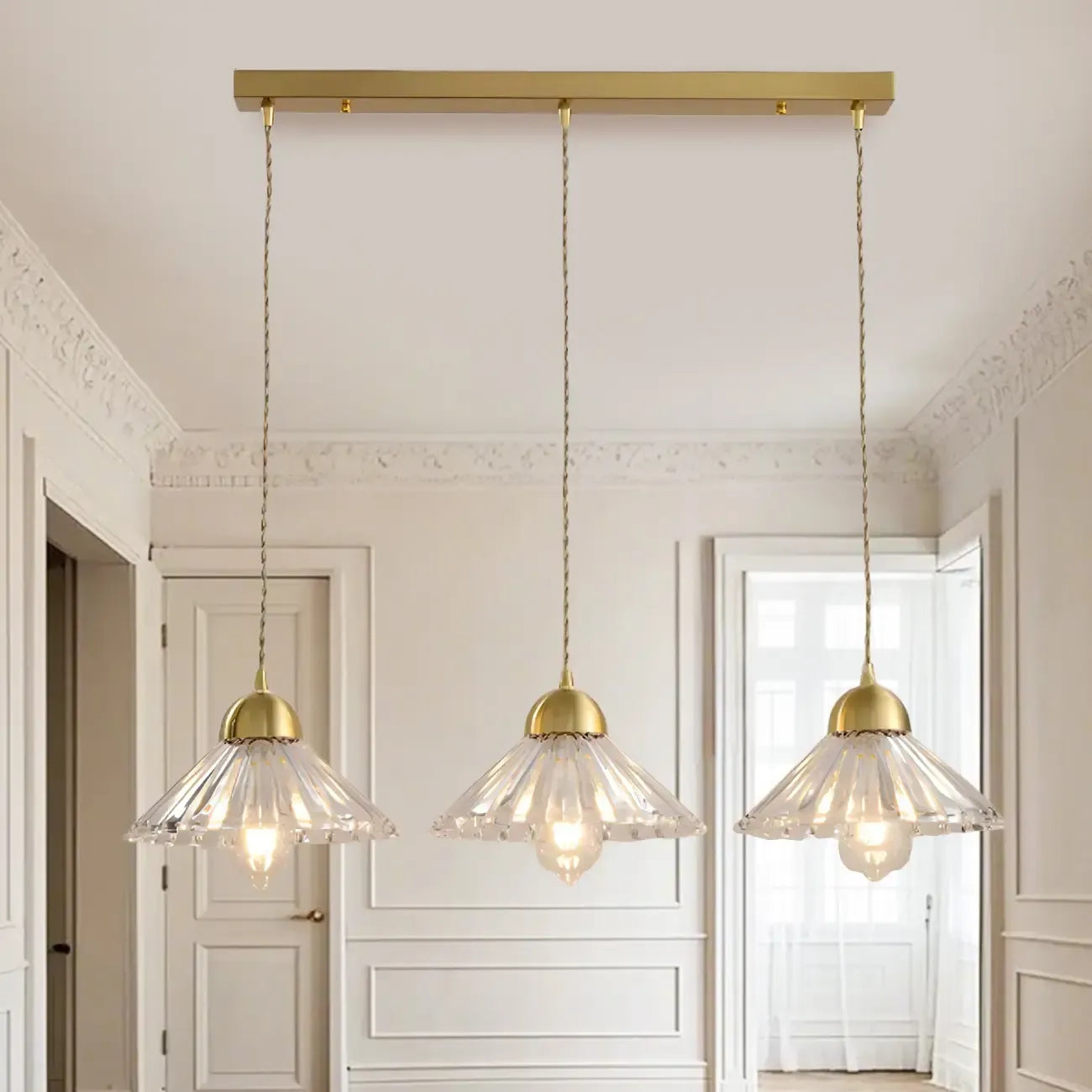 Suspension moderne en verre transparent à motif conique pour salon