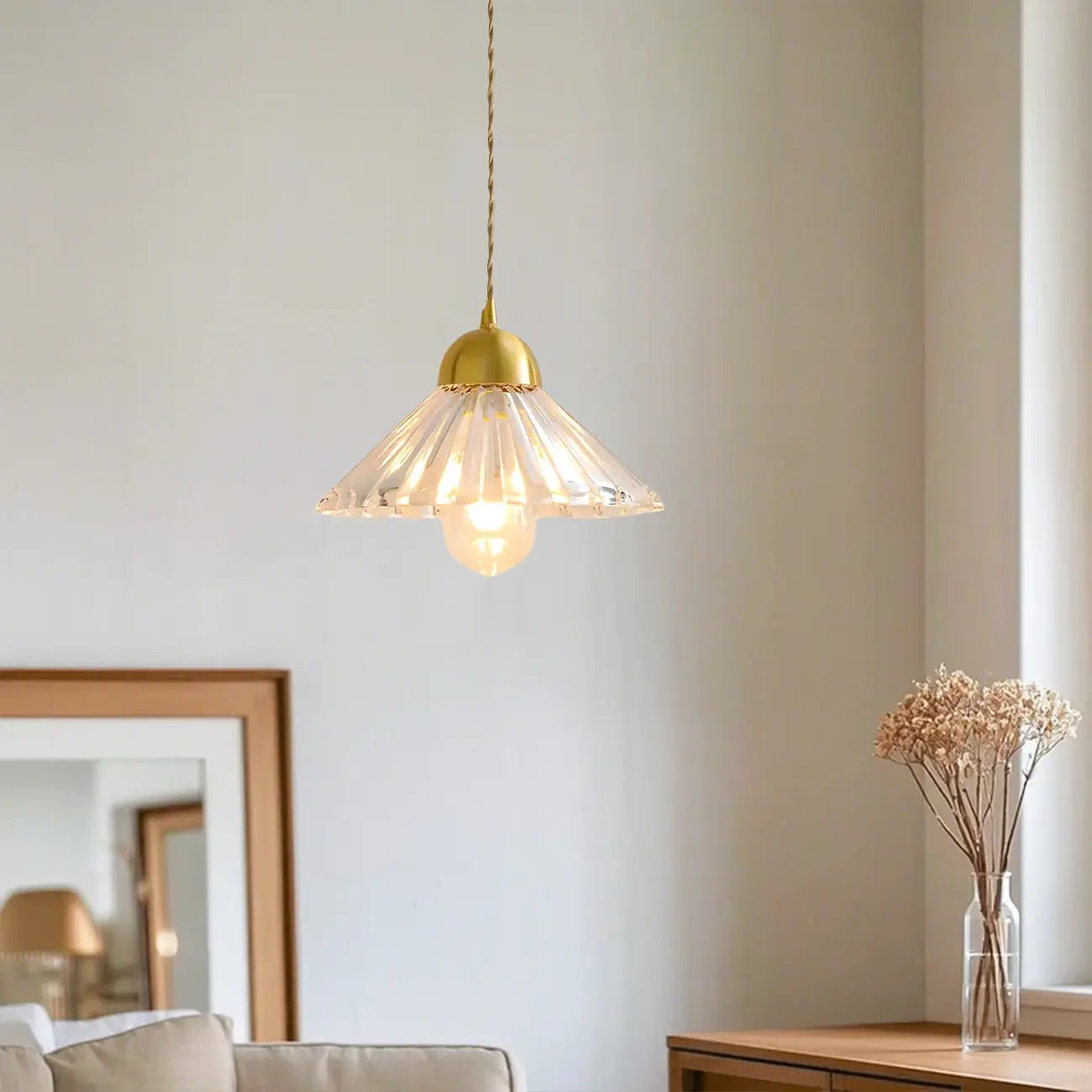 Suspension moderne en verre transparent à motif conique pour salon