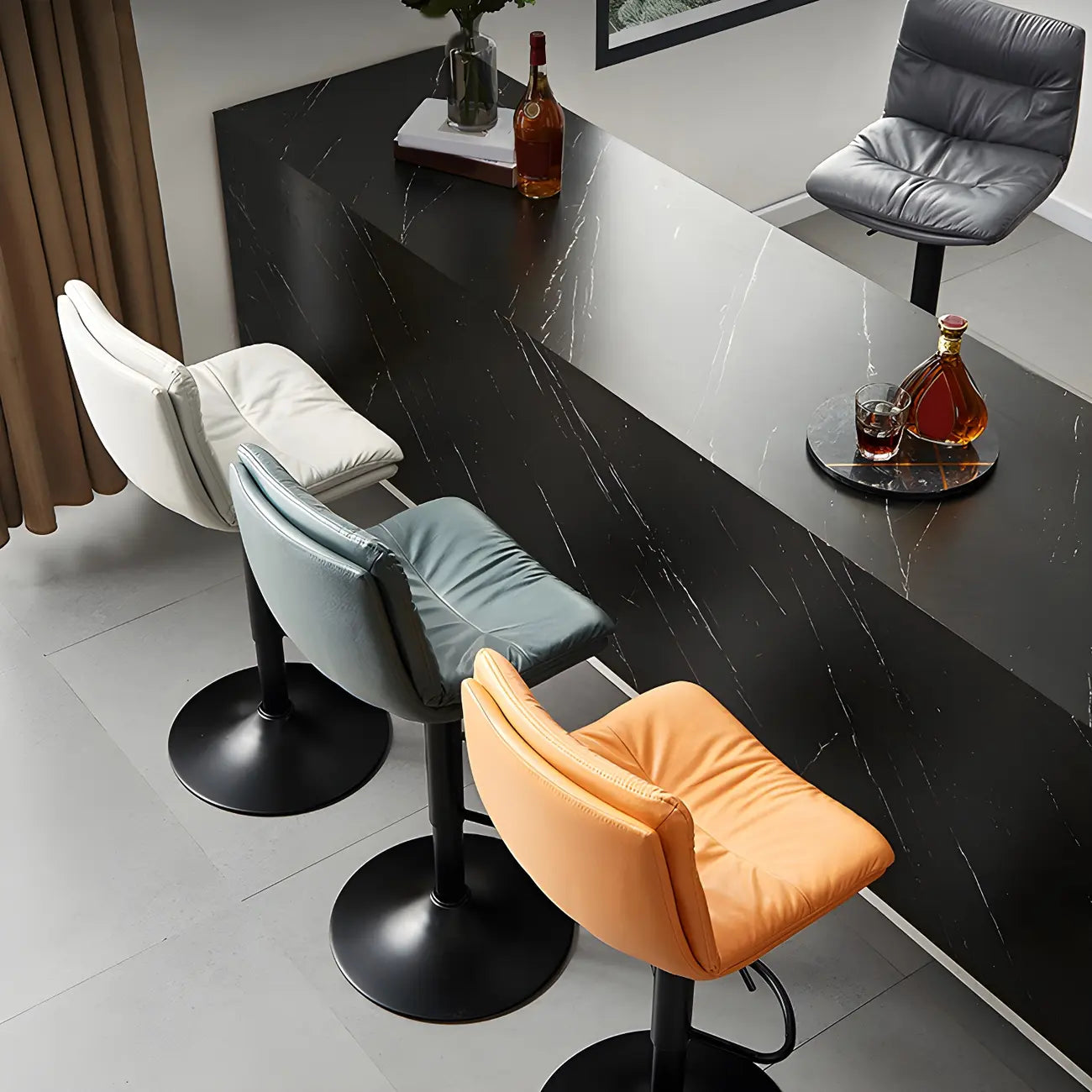 Tabouret de bar pivotant et réglable en cuir moderne