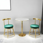 Tables de bar glamour blanches en faux marbre avec tréteaux en métal doré