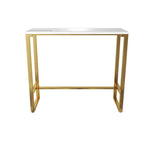 Tables de bar glamour blanches en faux marbre avec tréteaux en métal doré