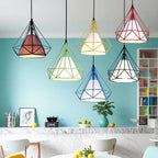 Suspension moderne en forme de cône de diamant coloré