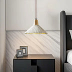 Suspension en bois gris avec motif de feuille de ginkgo pour salon