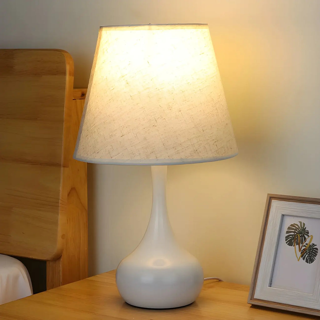 Lampe de chevet élégante en métal et tissu noir et blanc