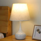 Lampe de chevet élégante en métal et tissu noir et blanc