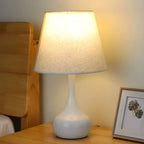 Lampe de chevet élégante en métal et tissu noir et blanc