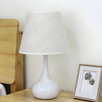 Lampe de chevet élégante en métal et tissu noir et blanc