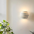 Applique murale minimaliste blanche à plusieurs niveaux pour l'éclairage de la chambre