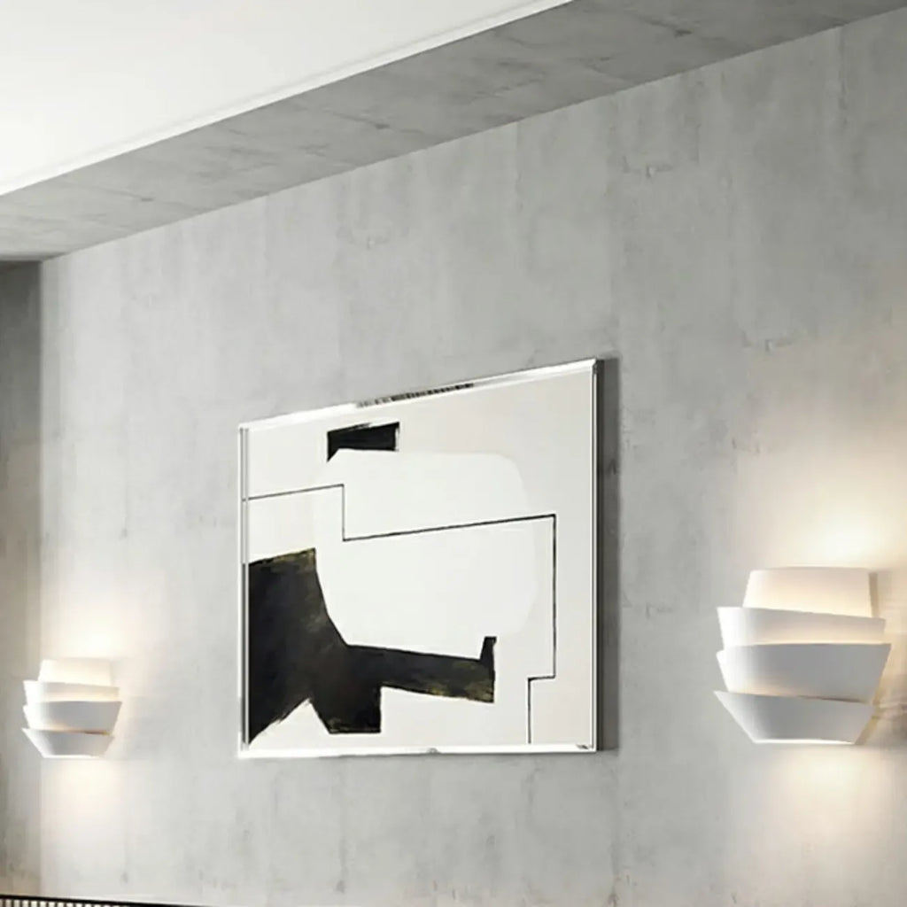 Applique murale minimaliste blanche à plusieurs niveaux pour l'éclairage de la chambre