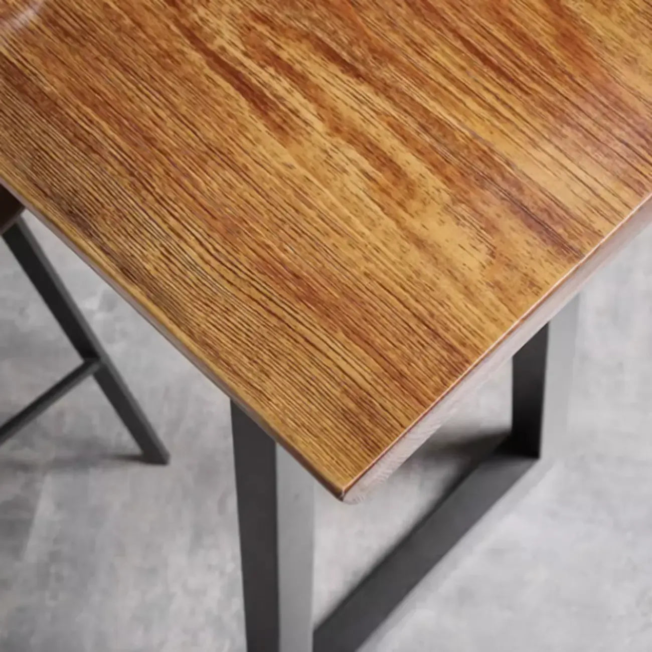 Tables de bar industrielles en bois brun et fer