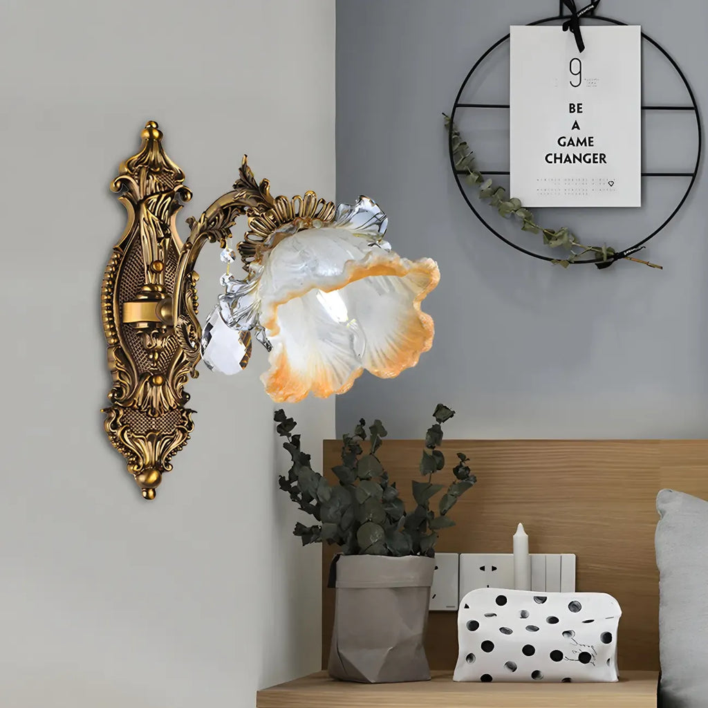Applique murale de chevet vintage en cristal doré avec abat-jour en forme de fleur