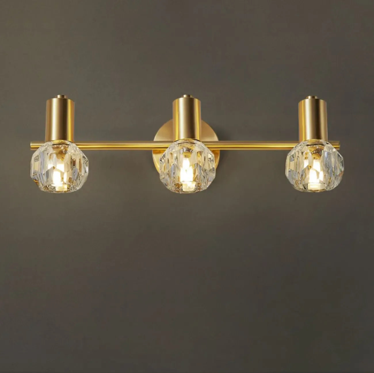 Lampada da bagno a 3 luci in cristallo dorato moderno