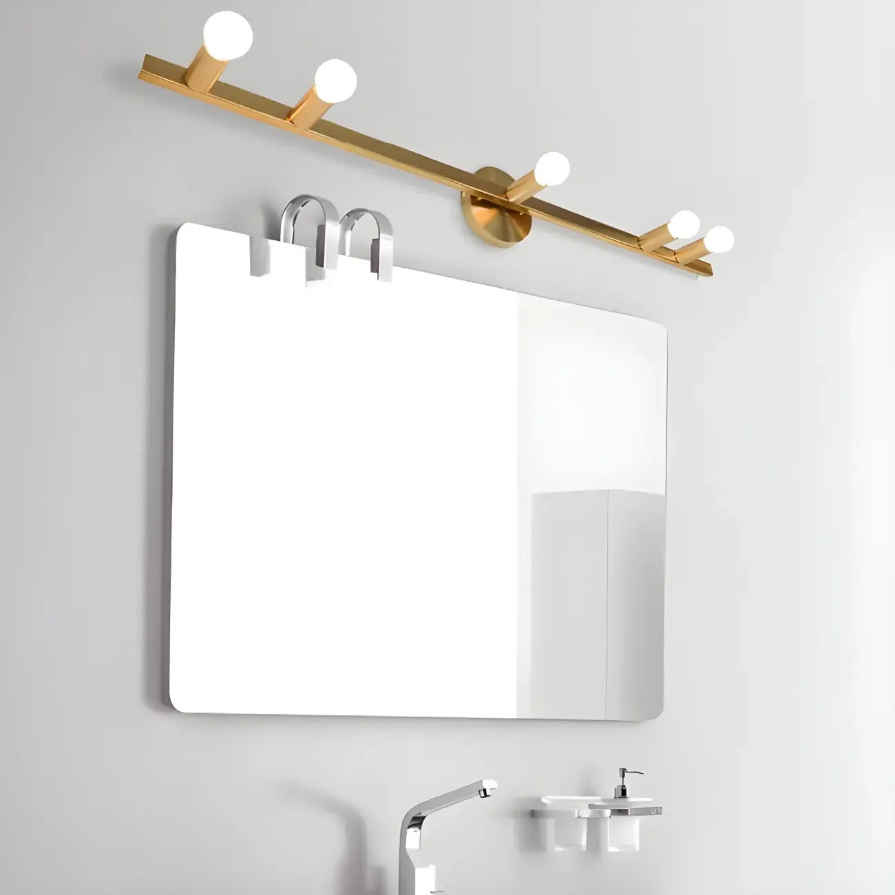 Applique murale élégante en métal de forme géométrique pour salle de bain