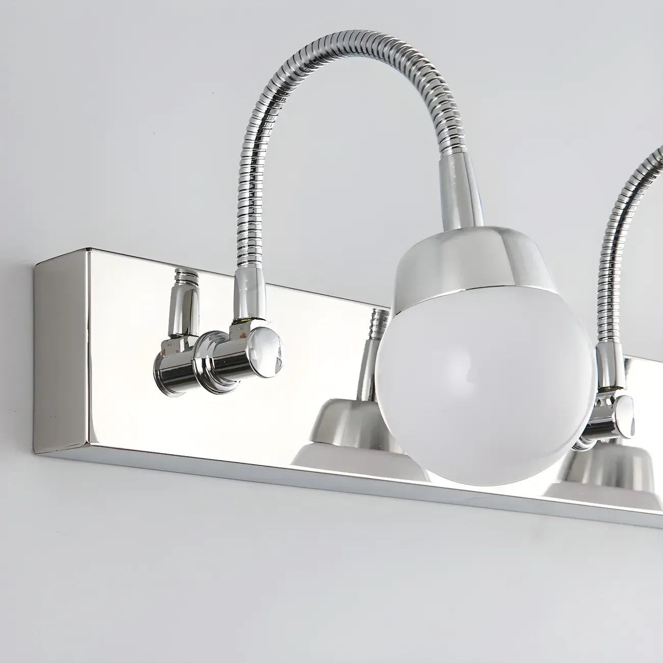 Applique da bagno moderna a 3 luci in argento con LED dimmerabili