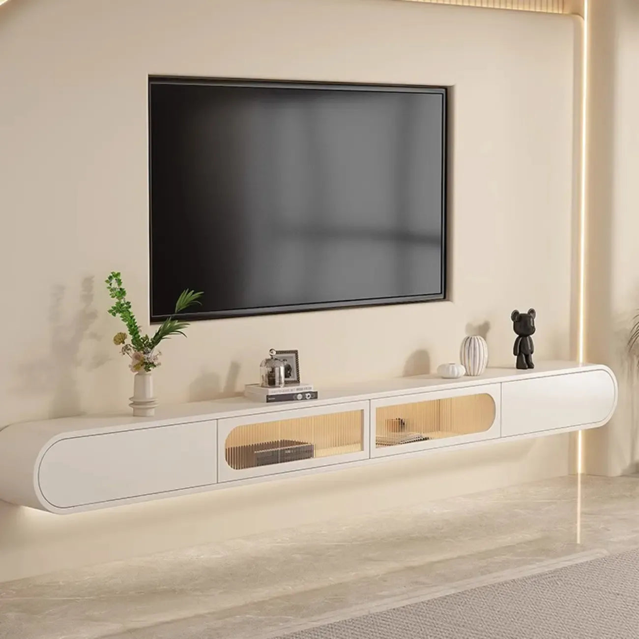 Mobile TV sospeso in legno beige da 94,5 con ante in vetro e luci LED