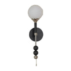 Applique murale moderne noire à globe avec abat-jour en verre blanc