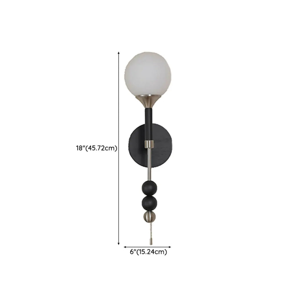 Applique murale moderne noire à globe avec abat-jour en verre blanc