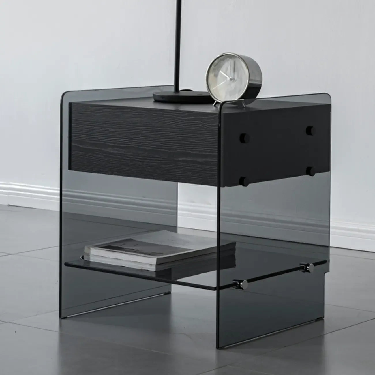 Table de chevet étroite avec étagère en verre noir à 2 niveaux et tiroir de rangement
