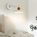 Applique murale moderne beige à abat-jour rond et bras articulé argenté