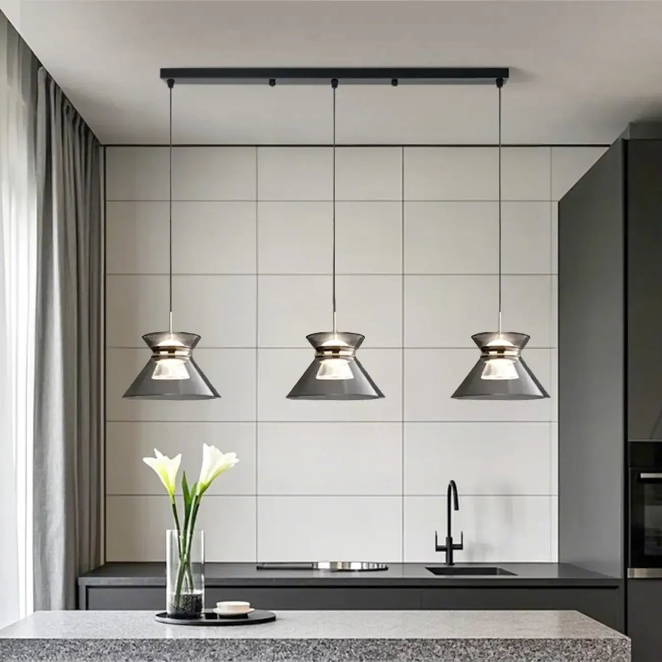 Suspension moderne noire réglable conique pour îlot de cuisine