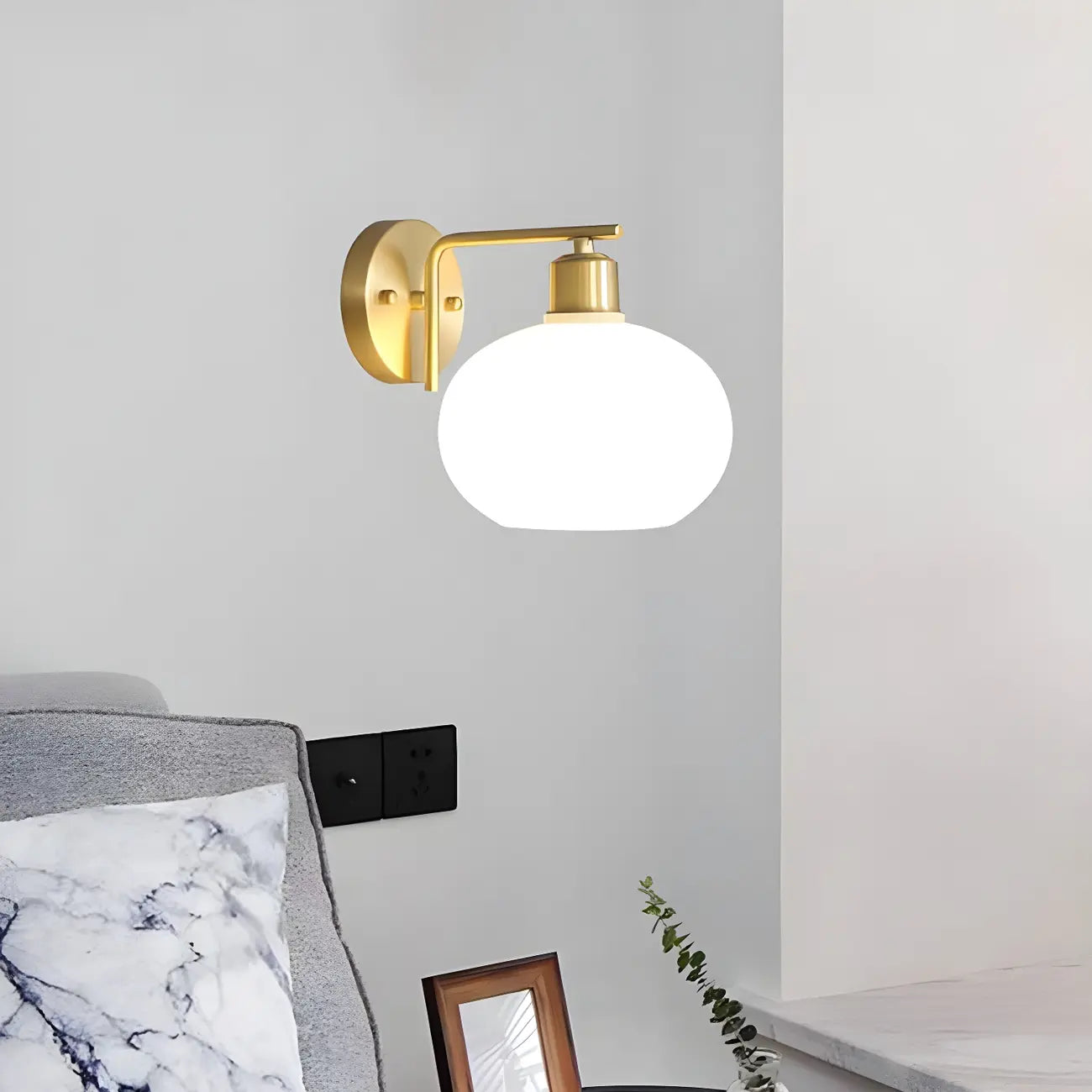 Applique murale globe en laiton glamour avec LED pour chambre à coucher