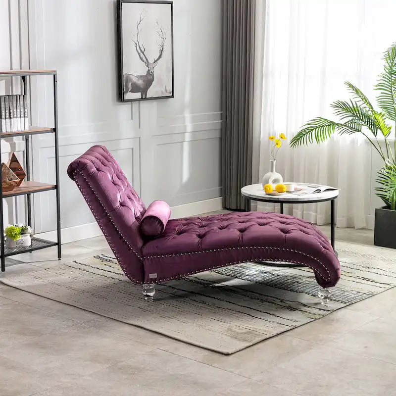 Chaise longue capitonnée violette avec oreiller et pieds en acrylique