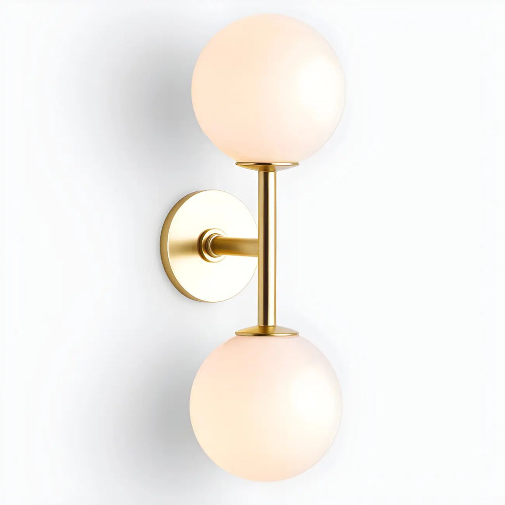 Applique murale moderne à deux globes lumineux en verre, éclairage vers le haut et vers le bas.