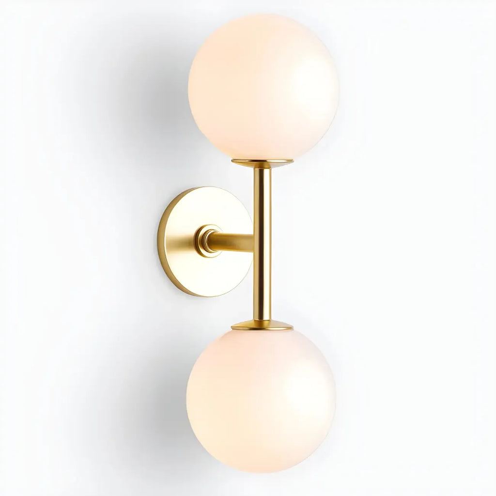 Applique murale moderne à deux globes lumineux en verre, éclairage vers le haut et vers le bas.