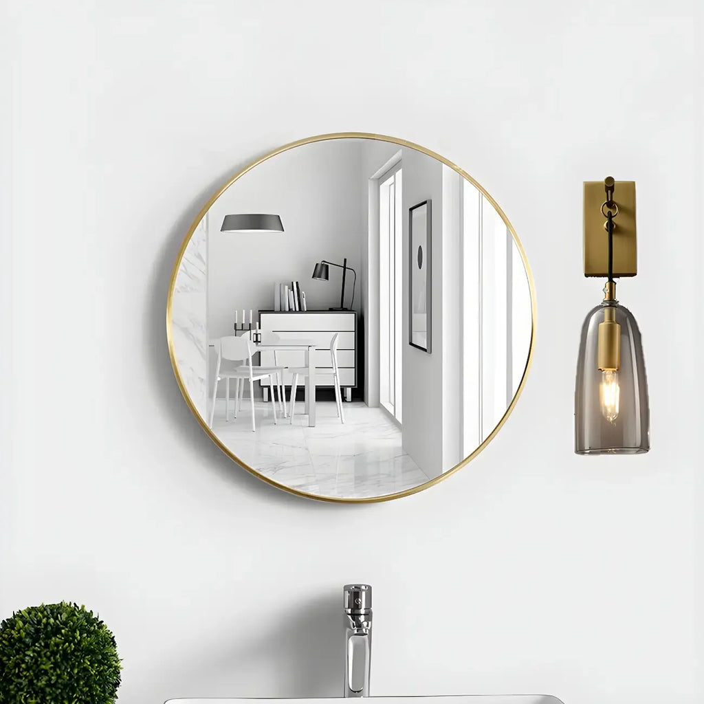 Applique murale géométrique dorée avec abat-jour en verre transparent