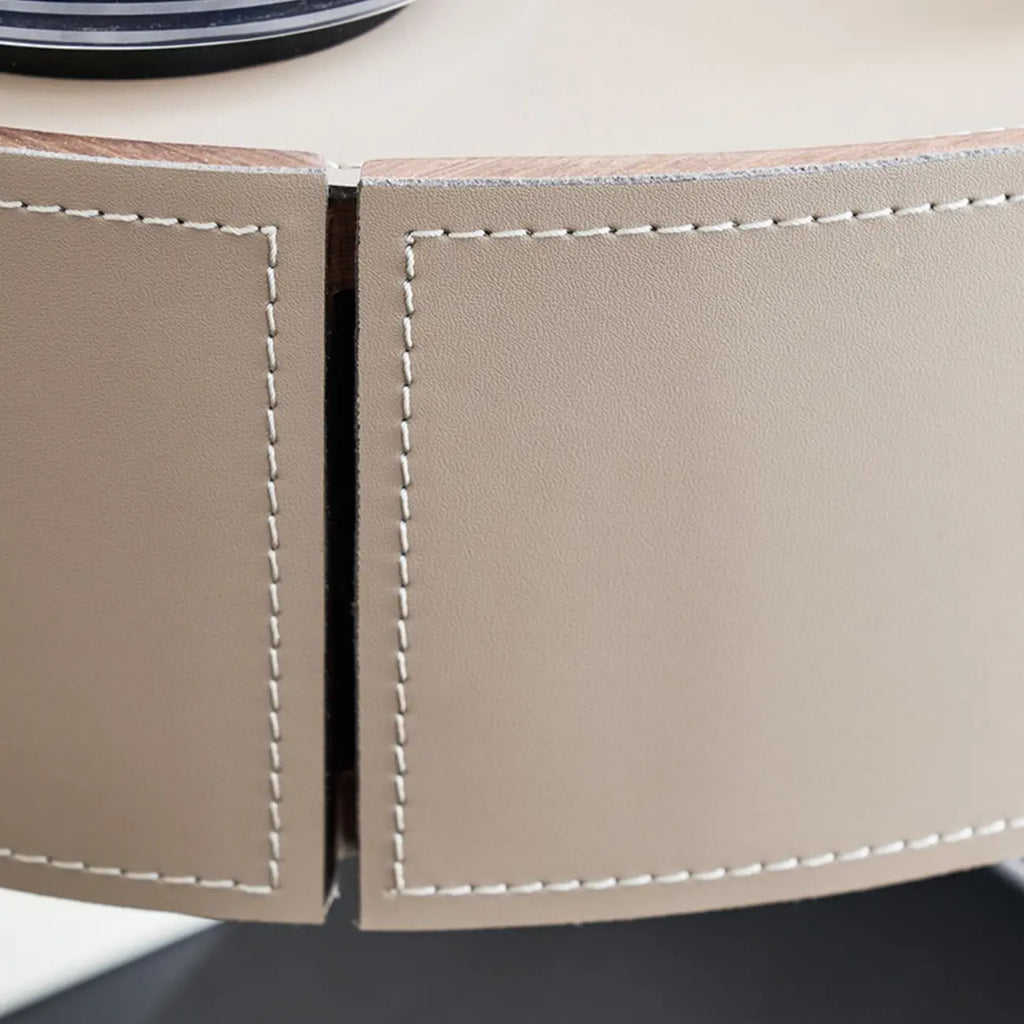 Table de chevet ovale contemporaine en cuir beige avec piètement en X et tiroir