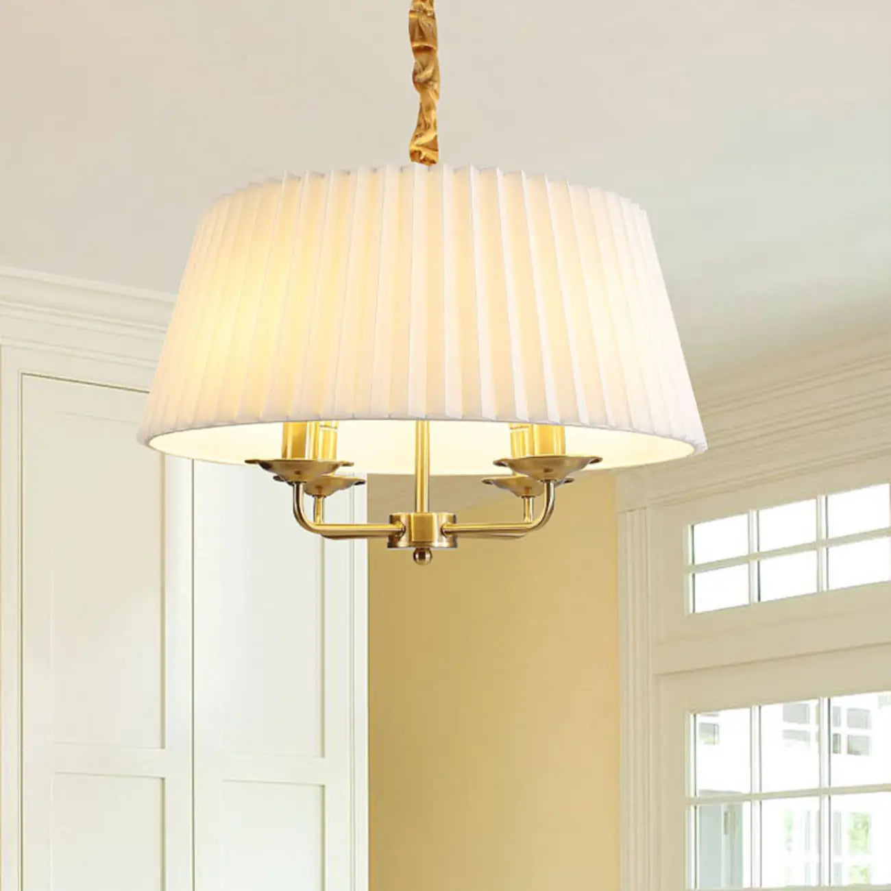 Lustre tambour plissé moderne or et blanc, hauteur réglable
