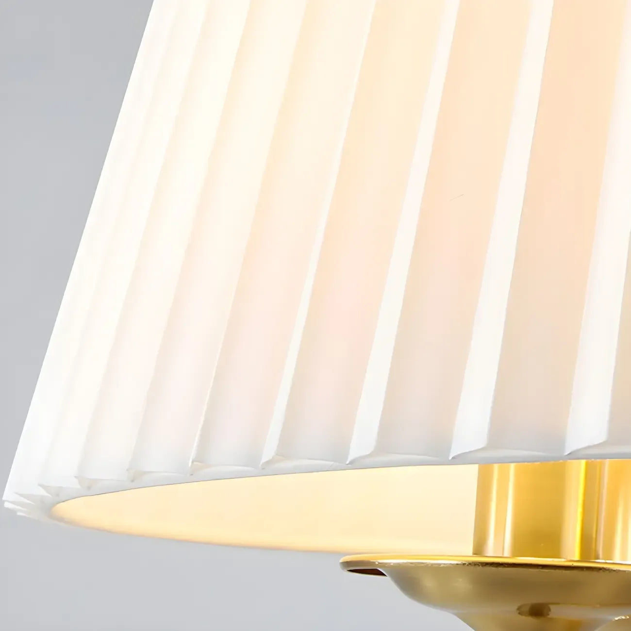 Lustre tambour plissé moderne or et blanc, hauteur réglable