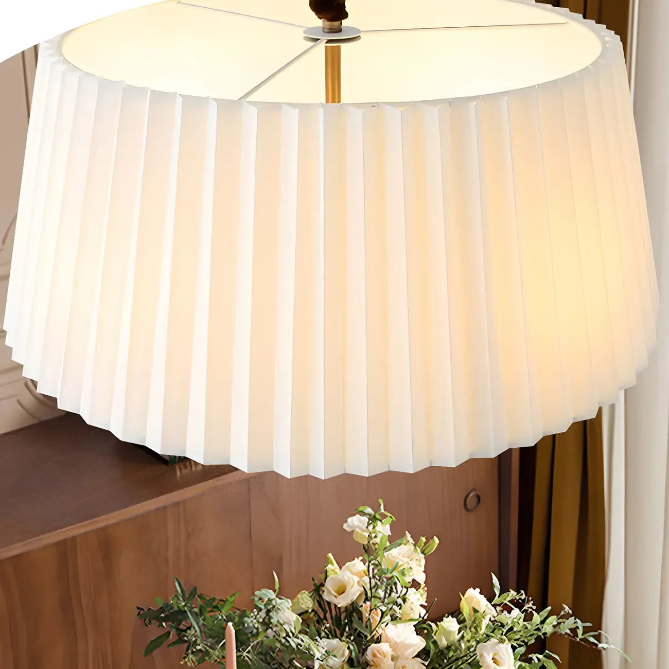 Lustre tambour plissé moderne or et blanc, hauteur réglable