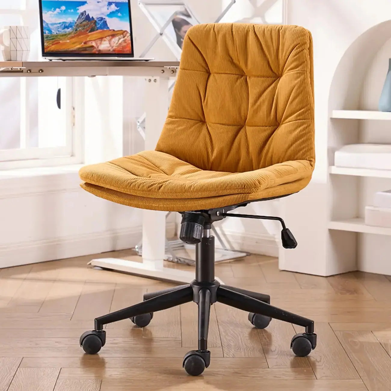 Fauteuil de bureau pivotant réglable en similicuir beige moderne