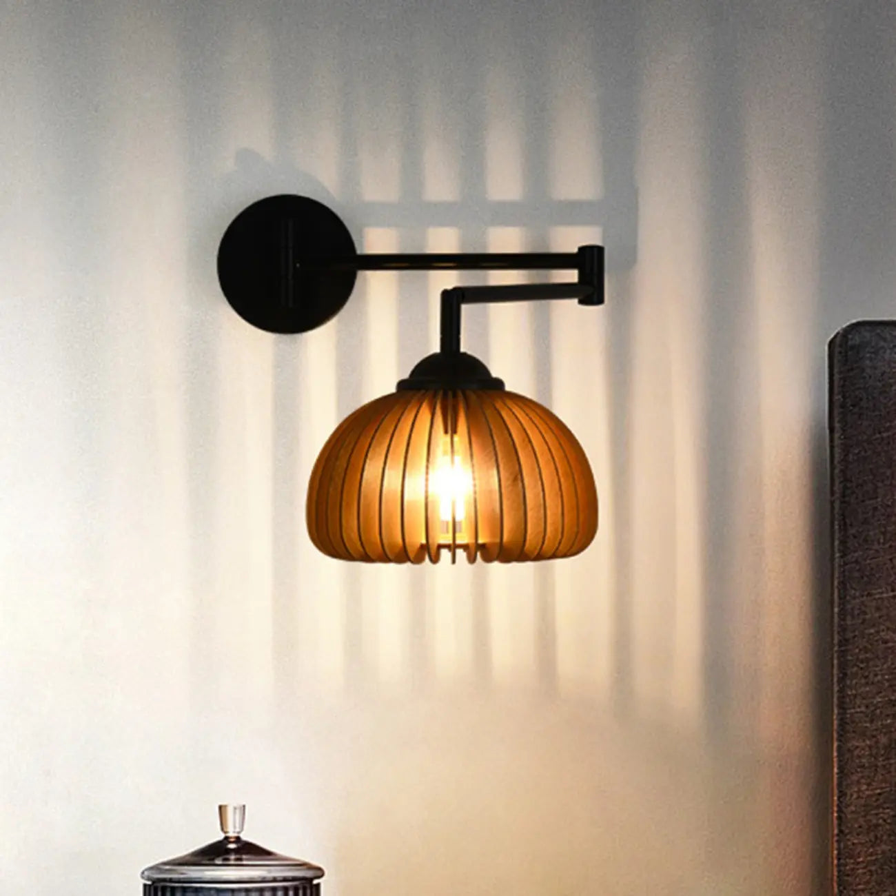 18 Lampade da parete a braccio orientabile piccole da comodino con paralume in legno