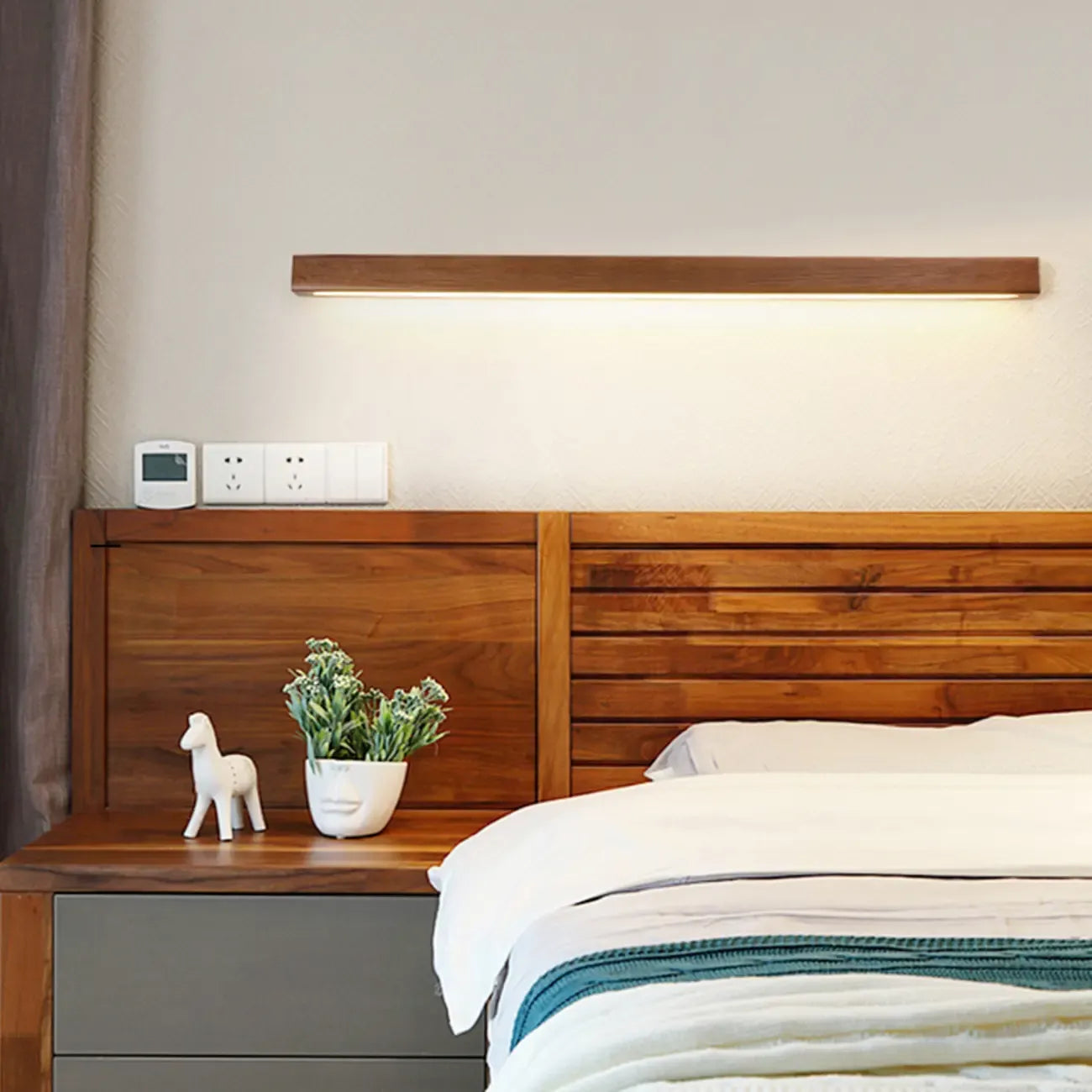 Applique murale LED linéaire minimaliste en bois pour intérieur