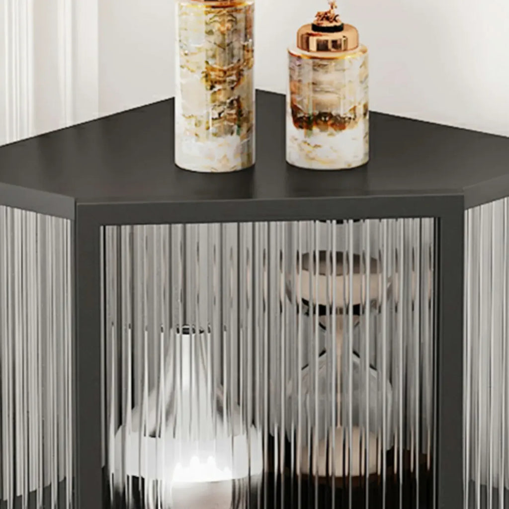 Meuble d'angle moderne en métal noir et verre côtelé