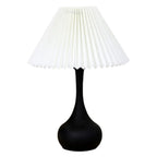 Lampe de table LED noire moderne et épurée avec abat-jour en tissu plissé