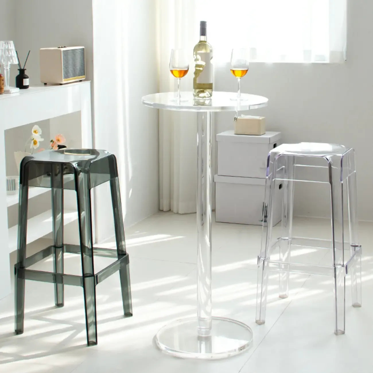 Tables de bar rondes modernes en acrylique transparent sur pied