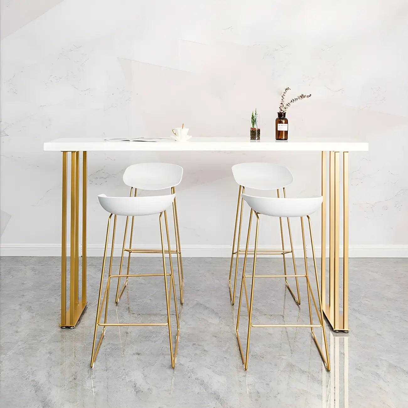 Tables de bar en bois blanc glamour et fer doré