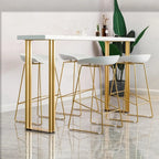 Tables de bar en bois blanc glamour et fer doré