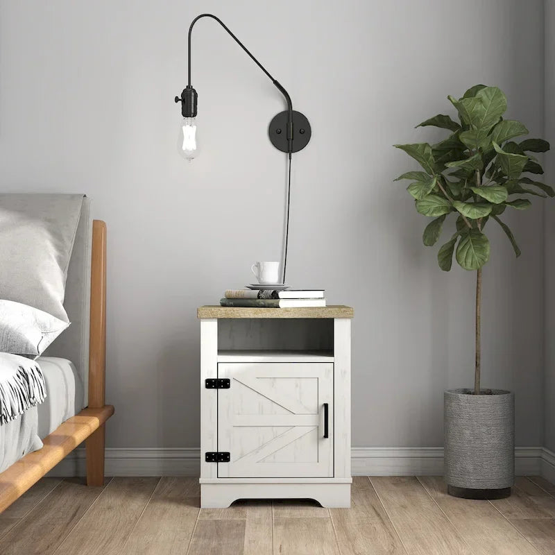 Ensemble de chambre à coucher 3 pièces : cadre de lit avec tête de lit épaisse capitonnée en bouclette, pieds en bois massif, ensemble de 2 tables de chevet avec porte coulissante de style grange.