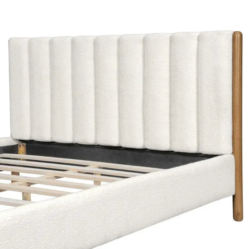 Ensemble de chambre à coucher 3 pièces : cadre de lit avec tête de lit épaisse capitonnée en bouclette, pieds en bois massif, ensemble de 2 tables de chevet avec porte coulissante de style grange.