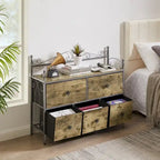 Ensemble de chambre à coucher 4 pièces comprenant une commode et 2 tables de chevet, une commode à 5 tiroirs, coloris marron/gris