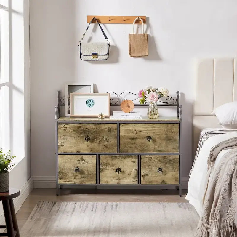 Ensemble de chambre à coucher 4 pièces comprenant une commode et 2 tables de chevet, une commode à 5 tiroirs, coloris marron/gris
