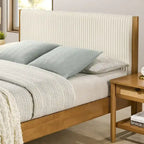 Ensemble de chambre à coucher en rotin 5 pièces Roundhill Furniture Vichy avec lit queen rembourré, commode, coiffeuse, miroir et 2 tables de chevet