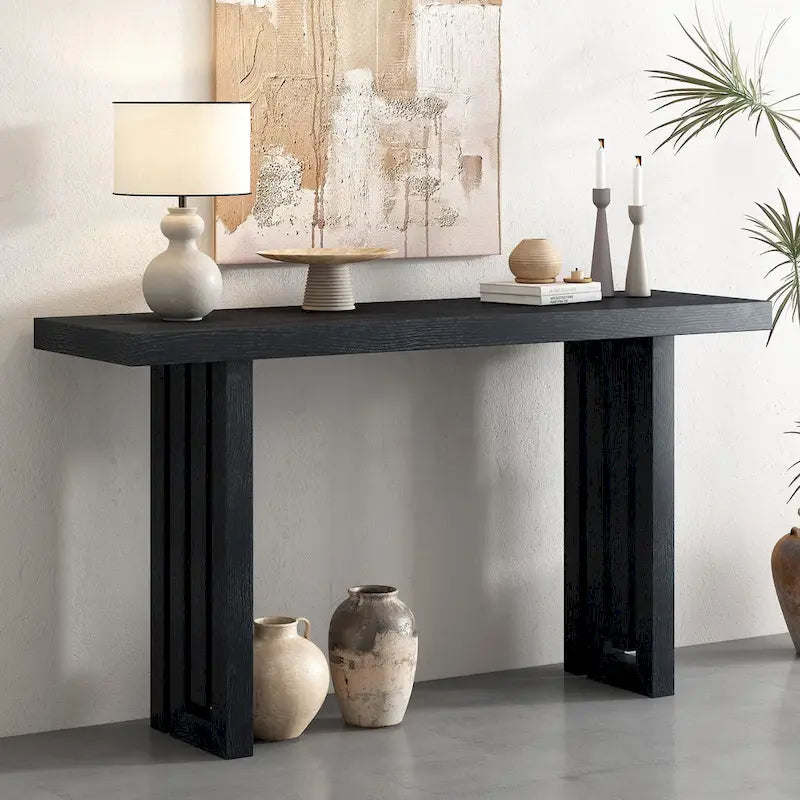 Console moderne aux formes latérales distinctives pour entrée, salon