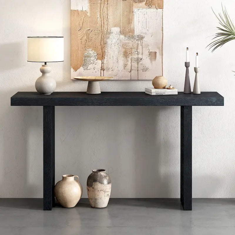 Console moderne aux formes latérales distinctives pour entrée, salon